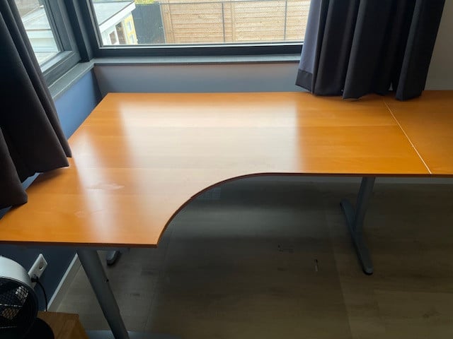 Hoek Bureau 220x120cm, stijlvol design.  Hoogte verstelbaar