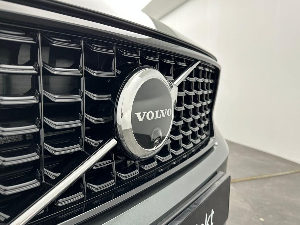 Volvo XC40 b4 204pk plus dark| 360camera| elek.stoelen| h&k sound|