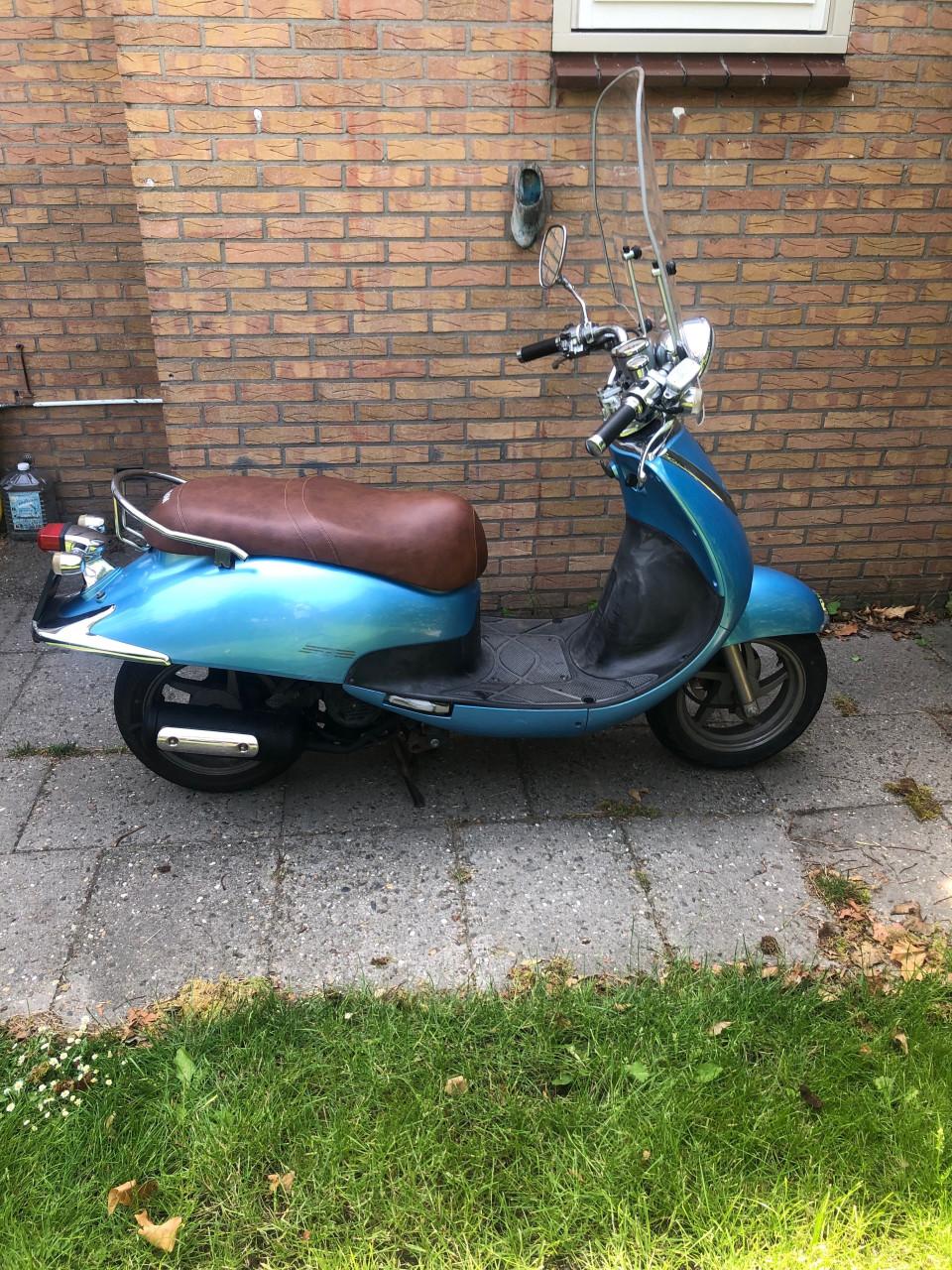 Sym Retro Snorscooter weinig km