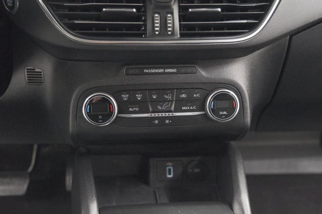 Ford Focus 1.5 ecoboost active business | lage kilometerstand | navigatie |