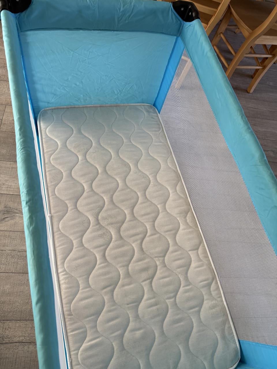 Campingbedje met toebehoren