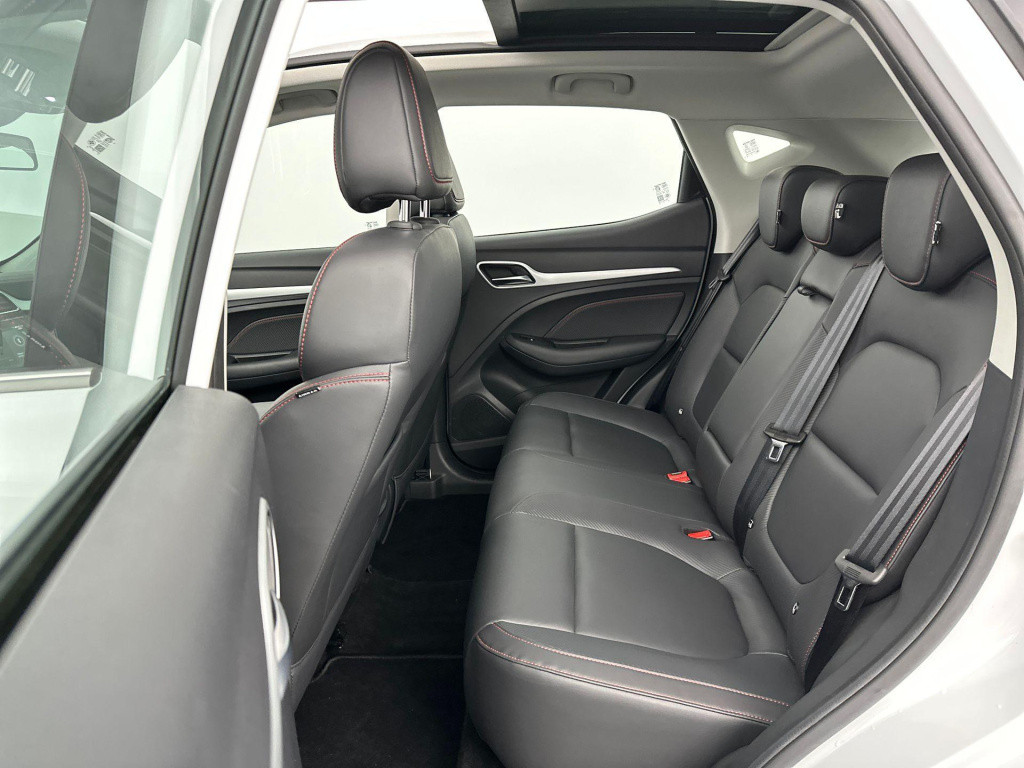 MG Zs-ev standard range luxury 50 kwh | wltp 320km | panorama/schuif-kantel