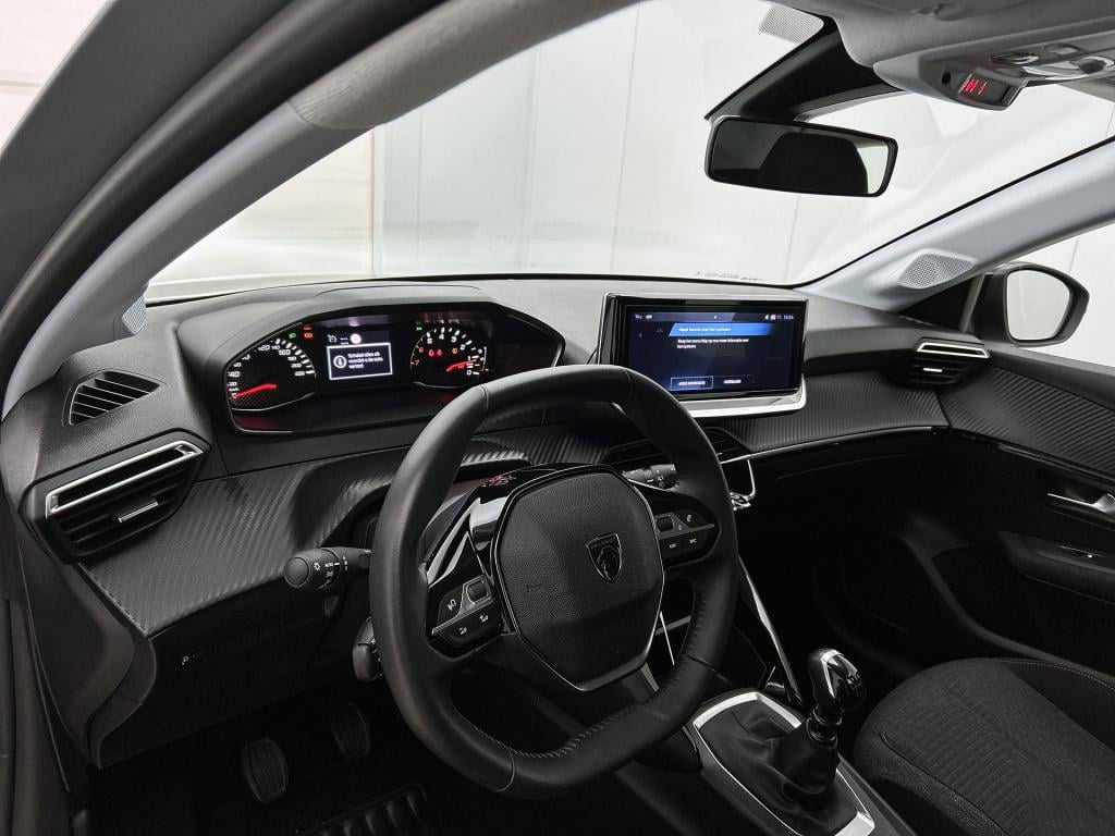 Peugeot 208 100 pk style | rijklaar | parkeersensoren | navigatie | led kop