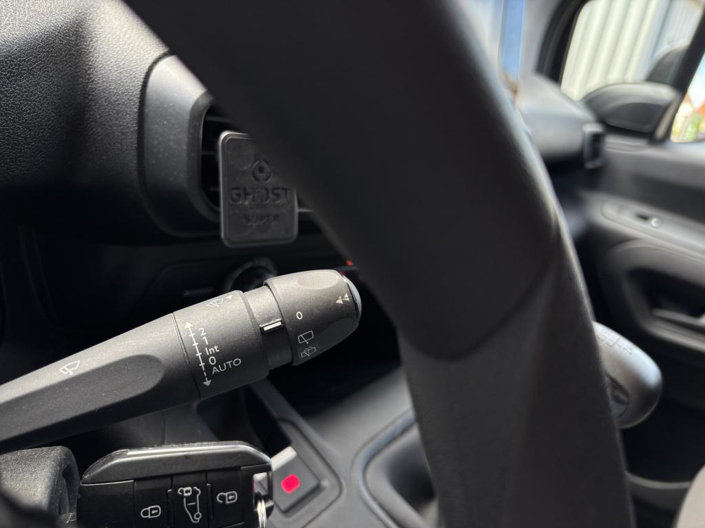 Peugeot Partner 1.5 bluehdi 100 s&s l1 / trekhaak / navigatie / parkeersens