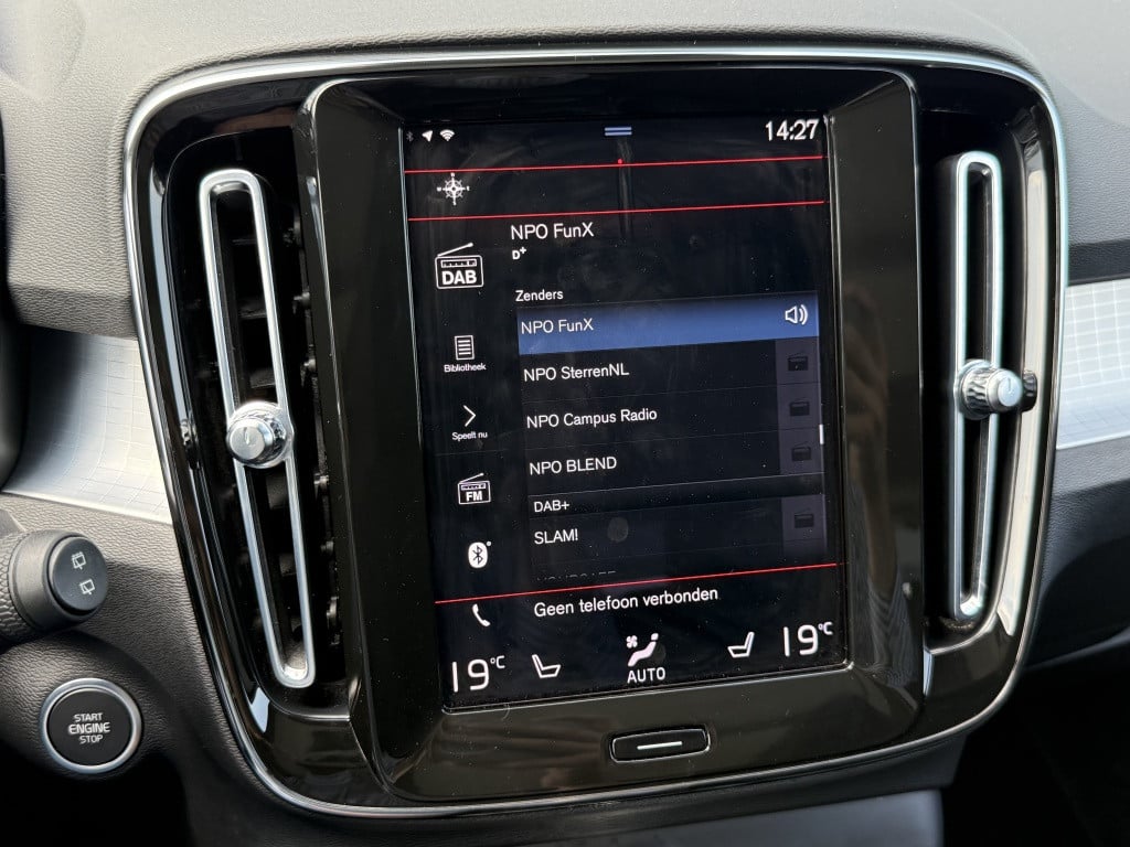 Volvo XC40 t4 211pk recharge inscription exp| panodak| camera| stoel+stuur.