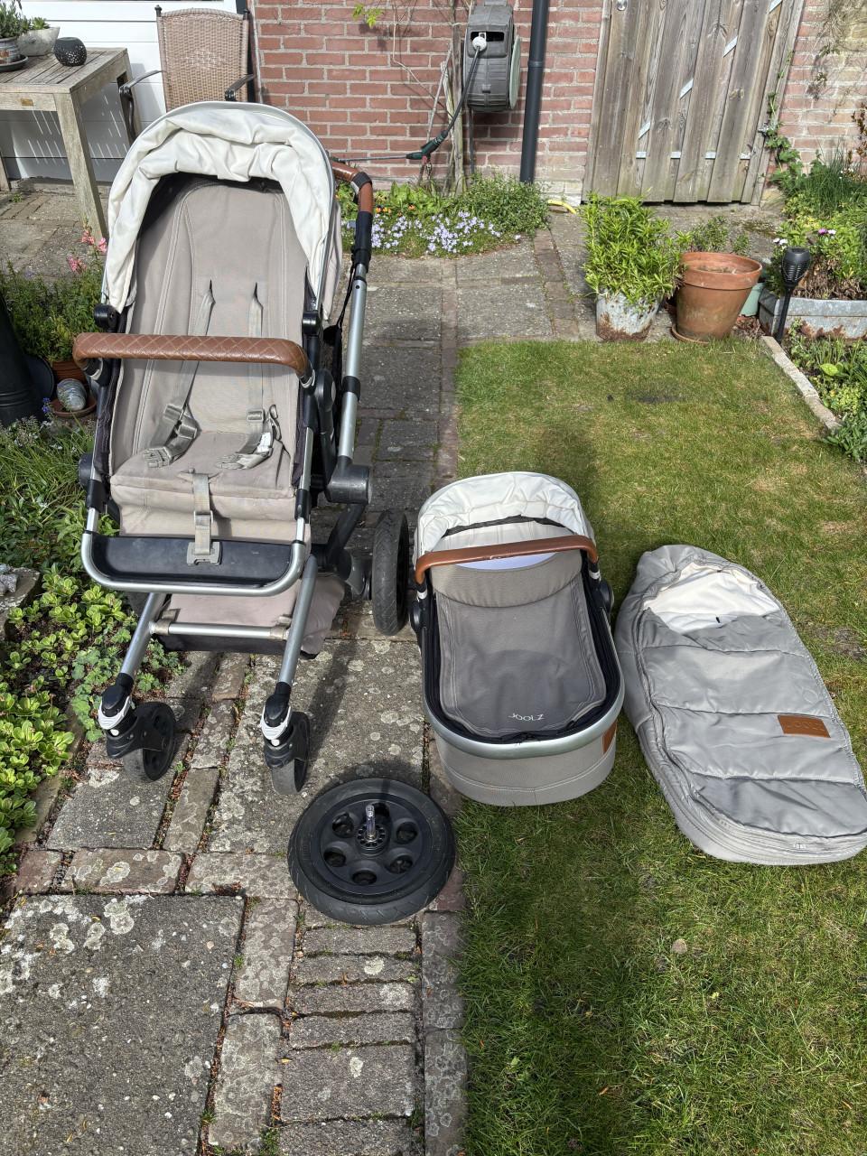 Joolz kinderwagen met reiswieg en voetenzak