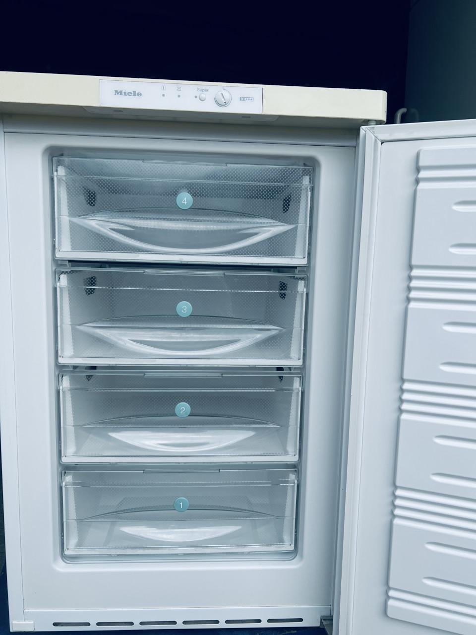 Miele LowFrost Vrieskast 85x55 cm. Inhoud vriezer 104 liter