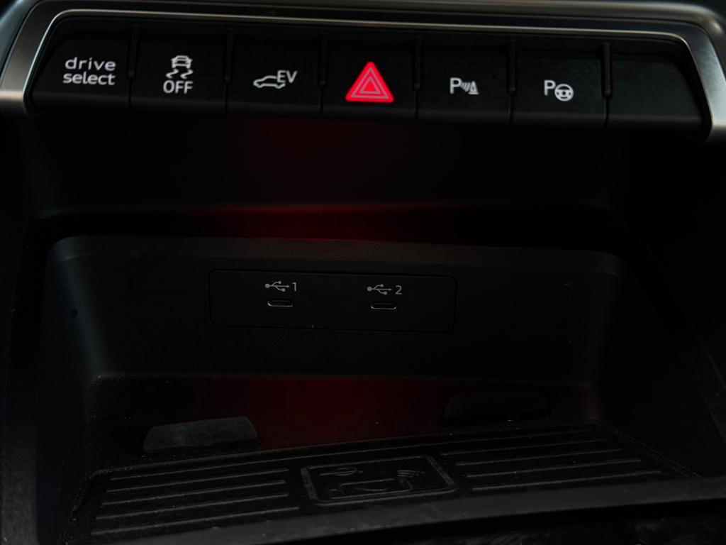 Audi A3 sportback 40 tfsie s-edition * pano * matrix * keyless * head-up