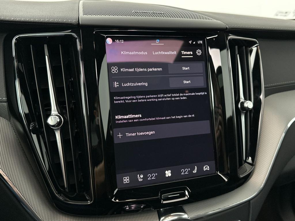 Volvo XC60 t6 398pk recharge ultra dark| pano| luchtvering| hud| 360camera