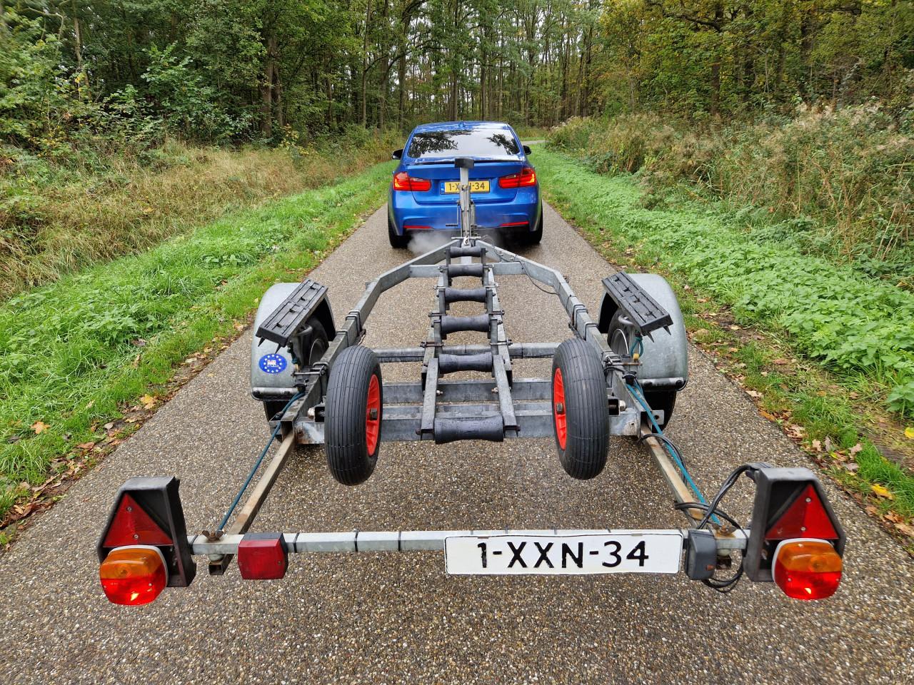 PEGA kantel trailer 750 kg in goede staat en zeer compleet