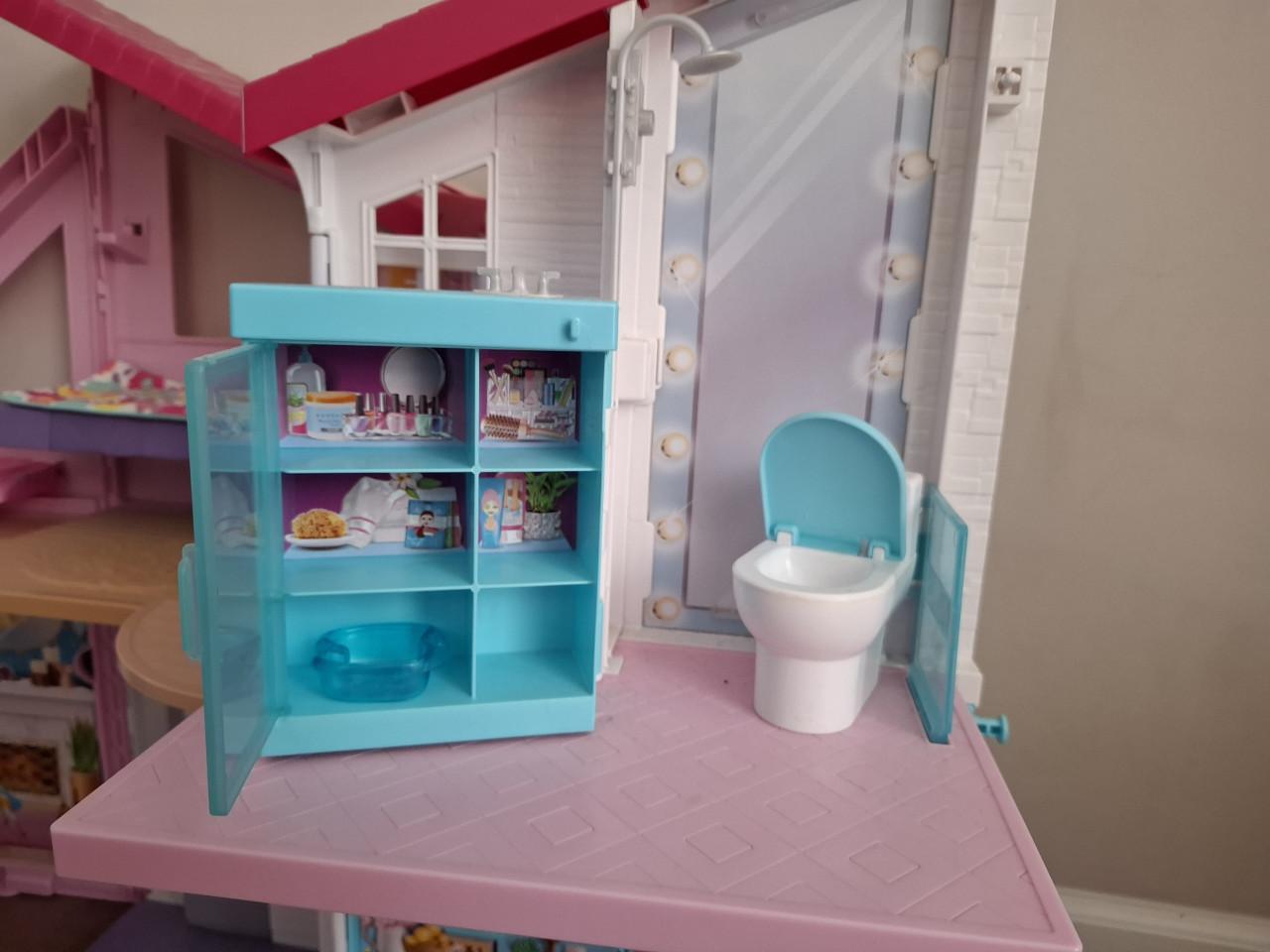 Barbie Malibu huis met meubels en 25+ accessoires 70 cm hoog