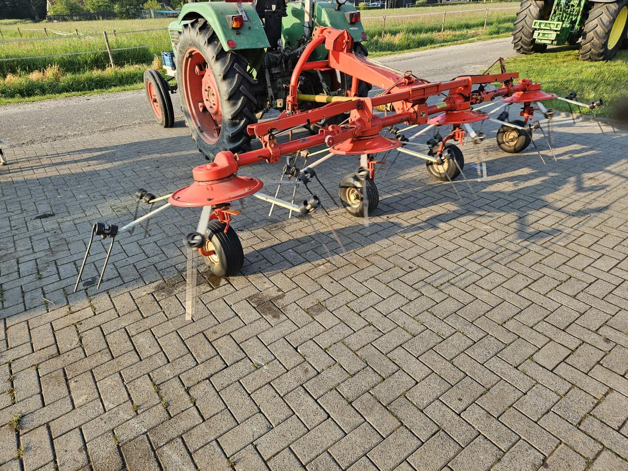 Kuhn hooischudder