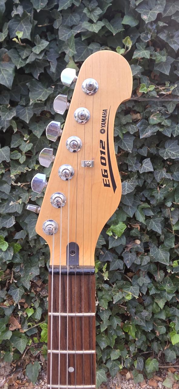 Electrische Gitaar Yamaha EG-012