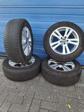 Winterbanden met velgen