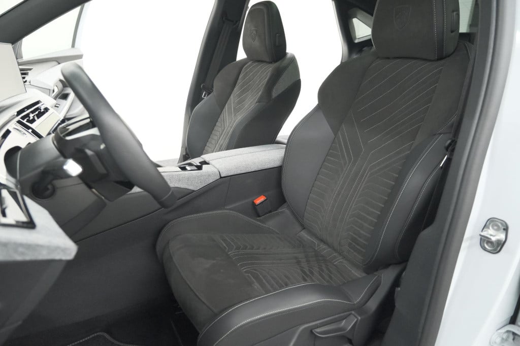 Peugeot 3008 hybrid 136 e-dsc6 gt | panoramadak | focal hifi pack| 360 came