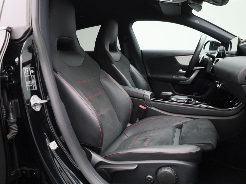 Mercedes-Benz Cla shooting brake 180 business solution amg | automaat | nav