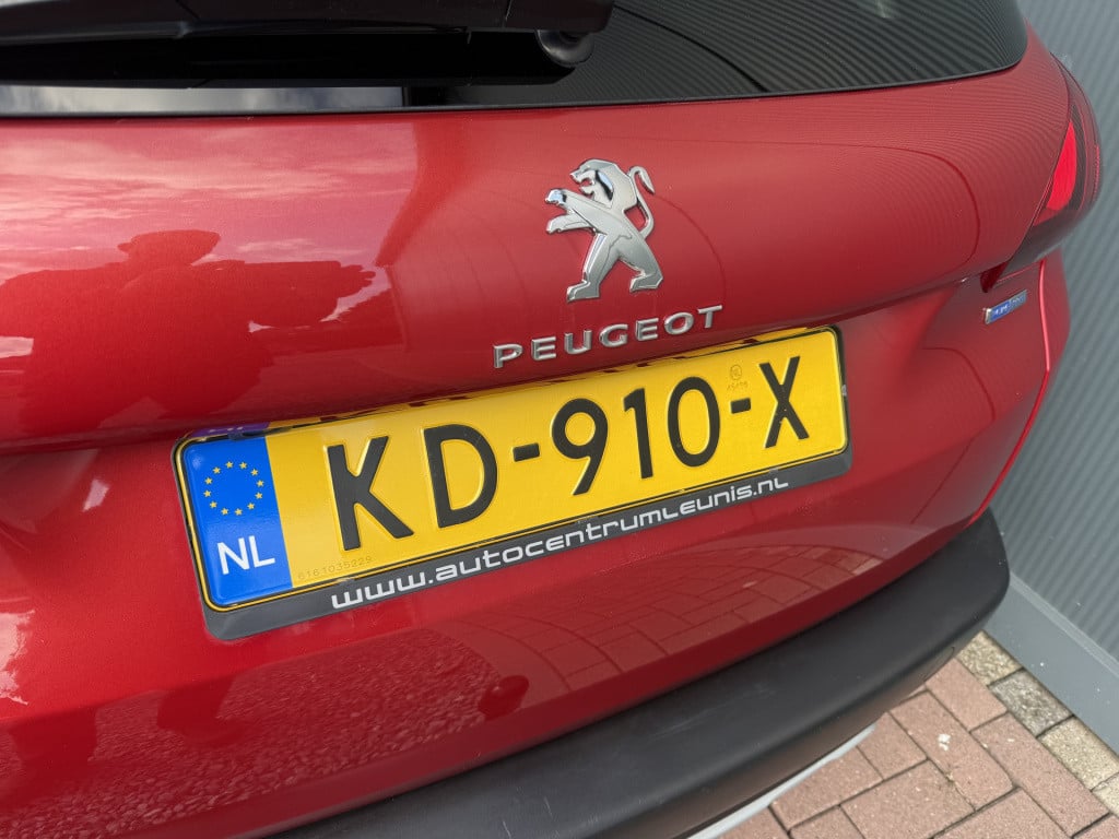 Peugeot 2008 1.2i automaat puretech allure 5-drs