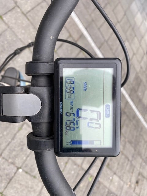 Giant Chill.    Giant Ease E+1 elektrische fiets.  Giant Daily Tour.