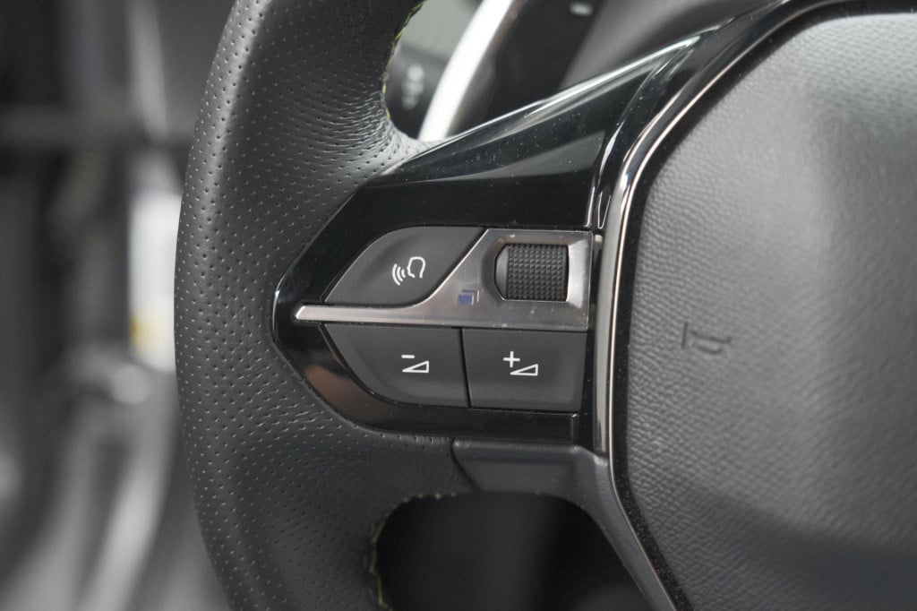Peugeot 2008 puretech 130 eat8 gt | 360 camera | adaptieve cruise control |