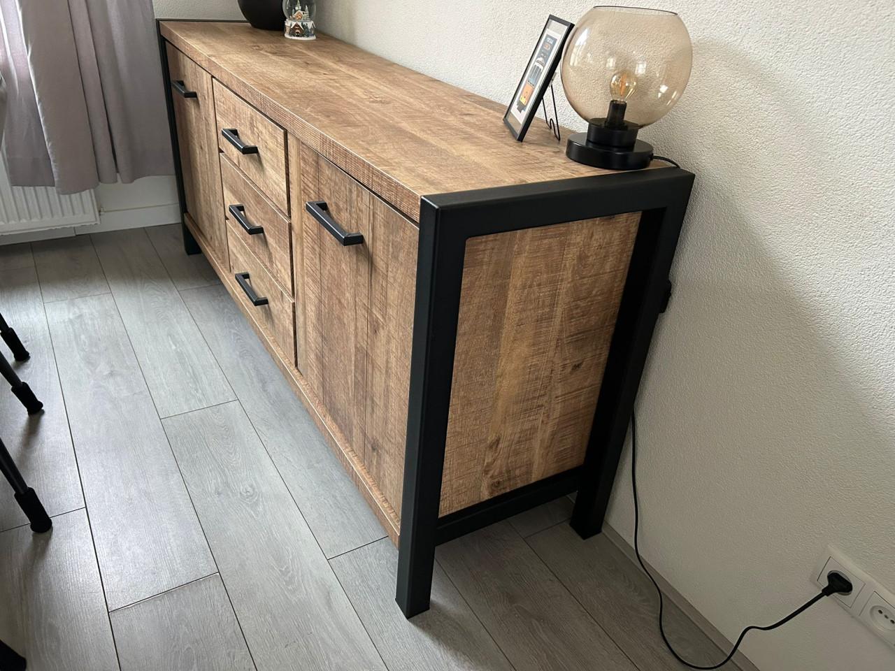 Lichtbruin mangohouten dressoir