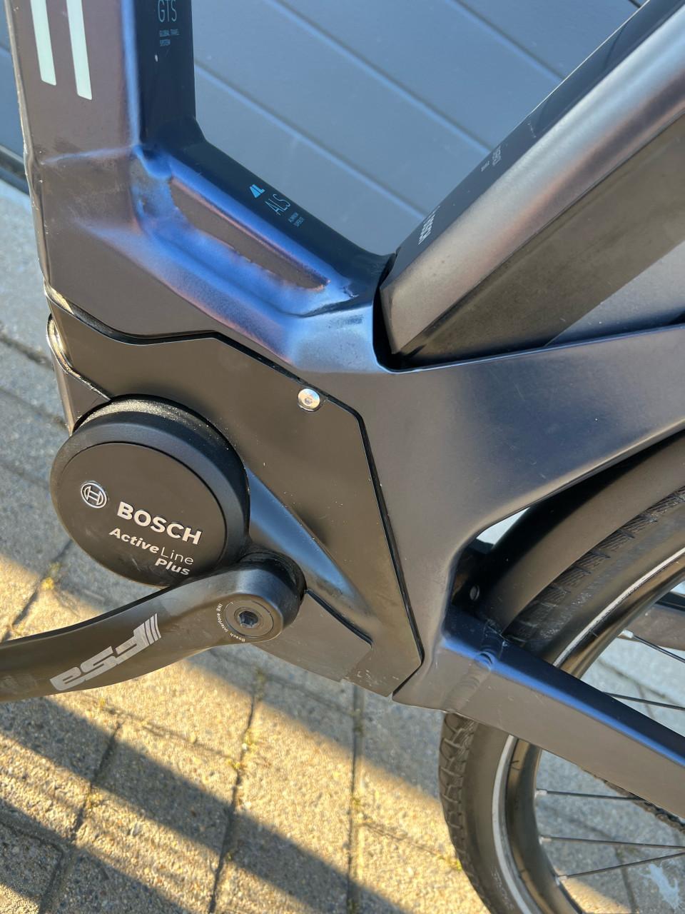 Mooie Cube Touring pro met bosch middenmotor en 500 WH accu