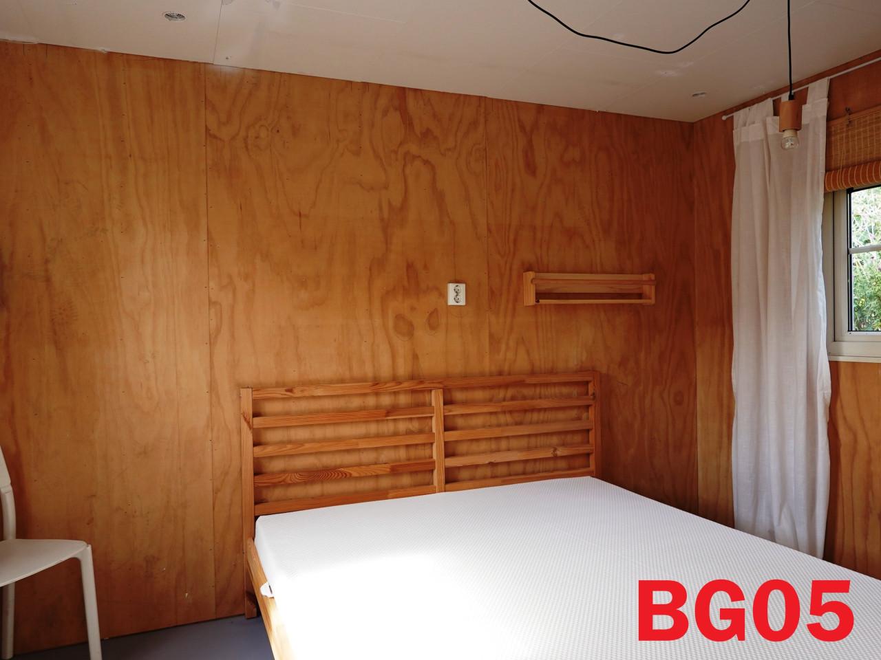 Spiegelchalet, chalet met gespiegelde indeling en dubbel glas te koop