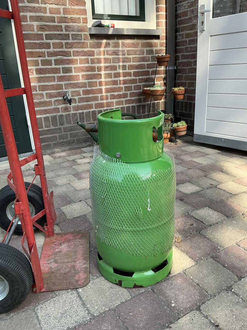 Gasfles met opvulkoppeling.