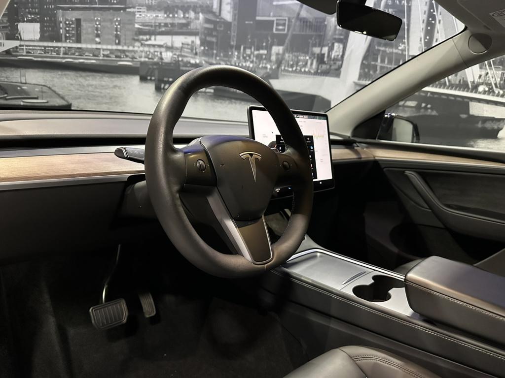 Tesla Model Y rwd 58 kwh *origineel nl*trekhaak*pano*