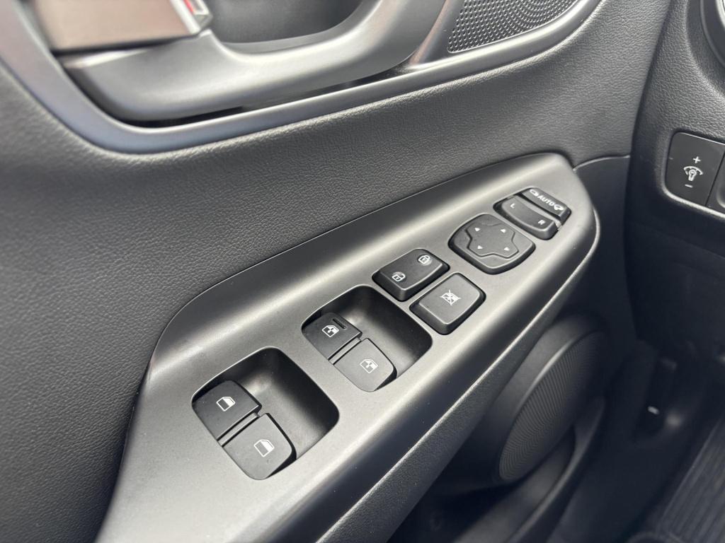 Hyundai Kona ev premium 64 kwh soh 95%