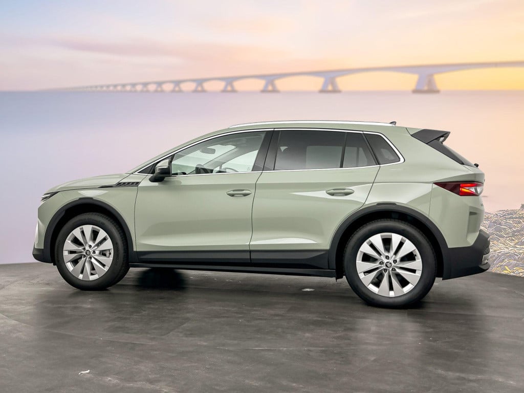 Skoda Elroq business edition tour elektromotor 210 kw / 286 pk