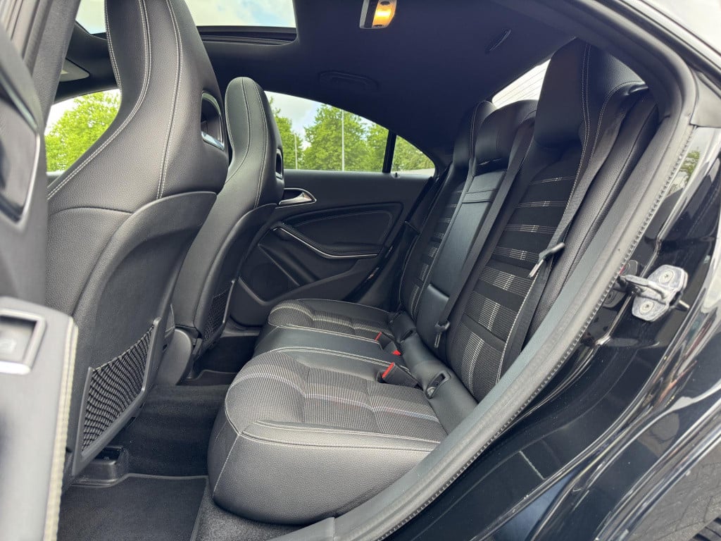Mercedes-Benz Cla 180 ambition nl-auto! | panoramadak | navigatie full-map 