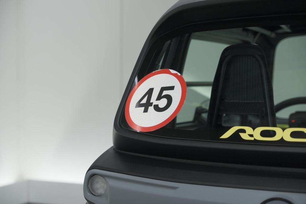 Opel Rocks-e base | vanaf 16 jaar | panoramadak | led | ventilatie | two-to