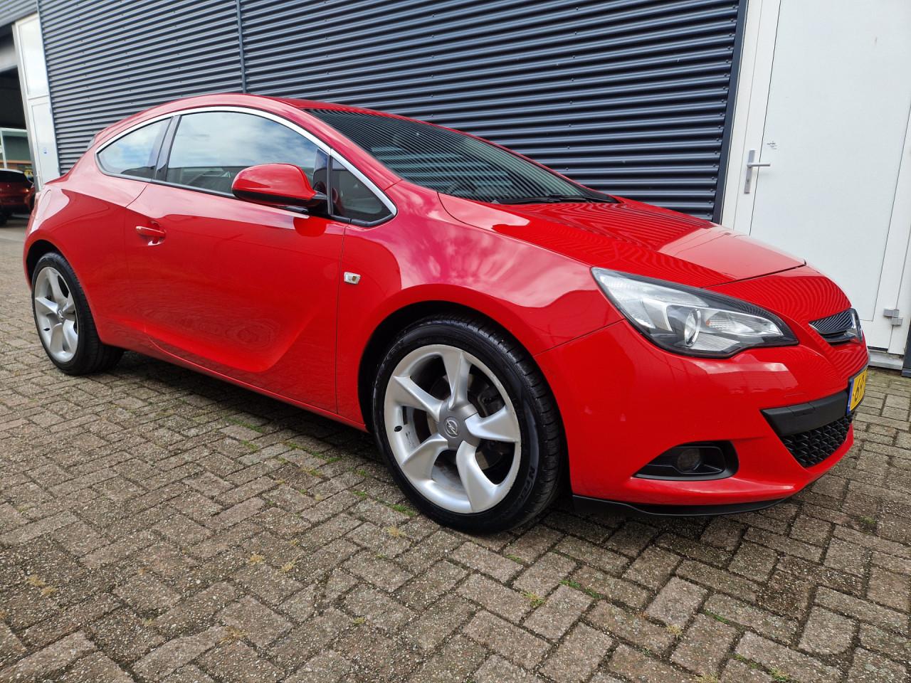 Opel Astra GTC 1.4 Turbo Sport