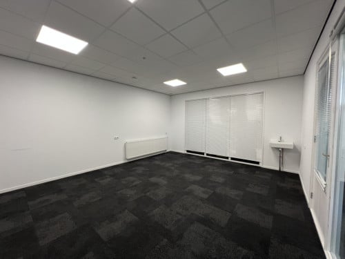 TE HUUR 20m2 kantoor/bedrijfs/opslagruimte in Goes