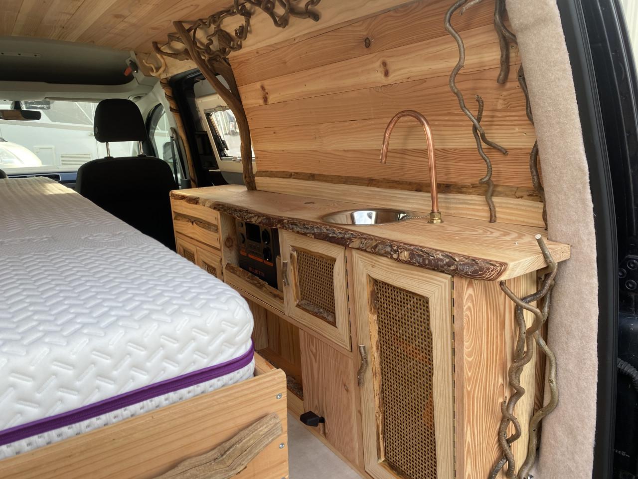 Als nieuwe Microcamper Volkswagen Caddy Maxi 2.0 TDi, Jaar APK en beurt