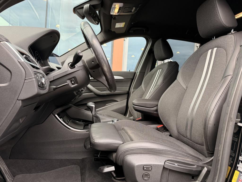 BMW X1 xdrive25e high executive m-sport | led | afn trekhaak | stoelverwarm