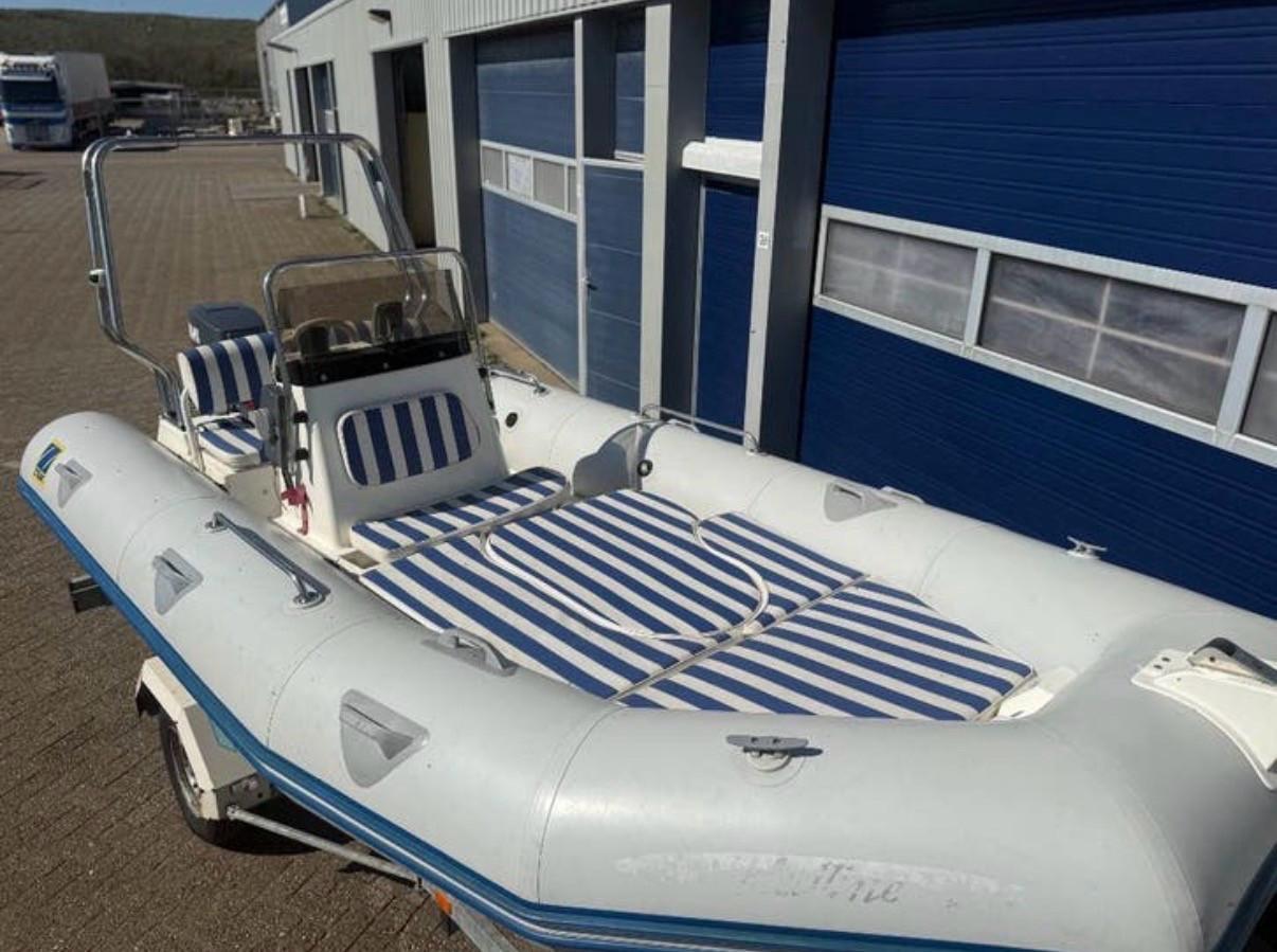 Zodiac Medline 470 voorzien van super sterke en zuinige 85pk Yamaha