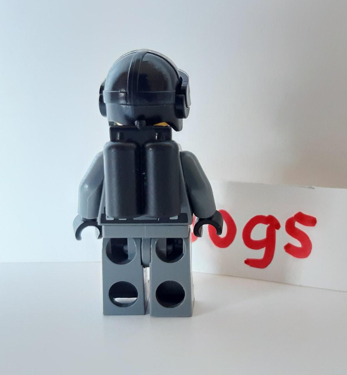 LEGO Minifigures Space Police 3: Officer 1, 2, 7, 10 en 14