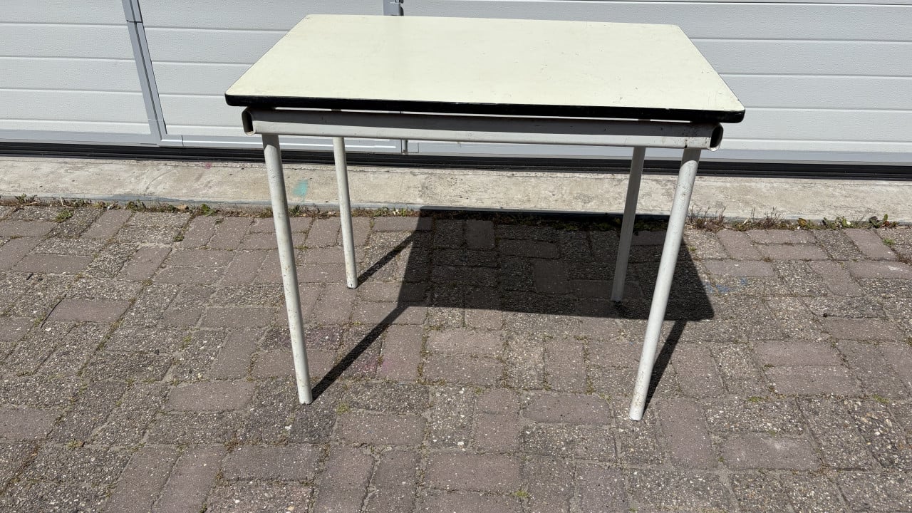 Werkbankje tafeltje c