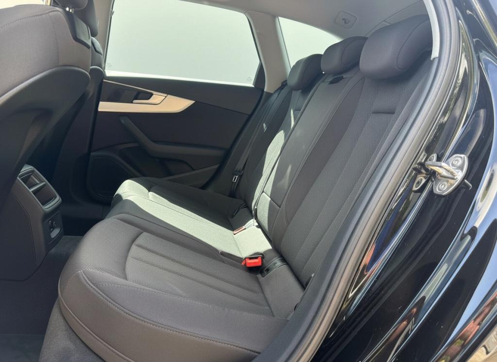 Audi A4 avant 1.4 tfsi sport s line black edition