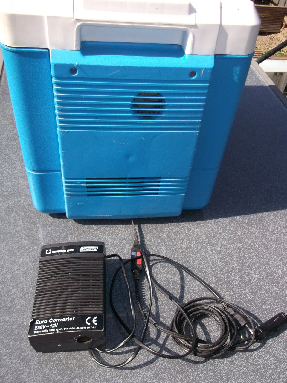 Koelbox 12volt 220volt en warmhoud functie