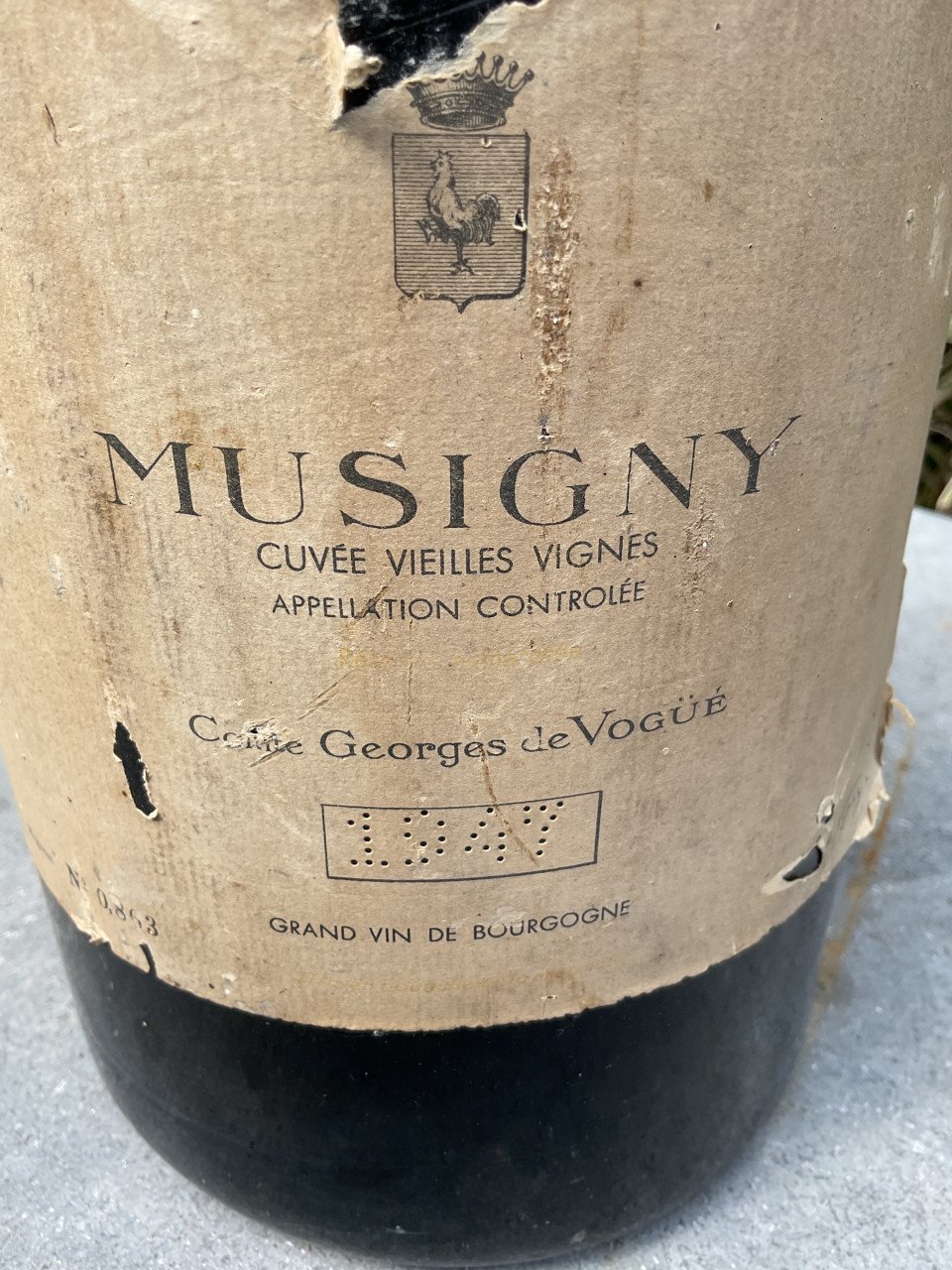 Oude fles Musigny 1947.