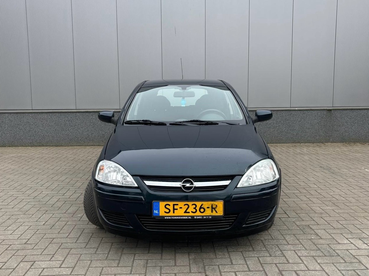 Opel Corsa 1.2-16V Rhythm airco/ Lm velgen