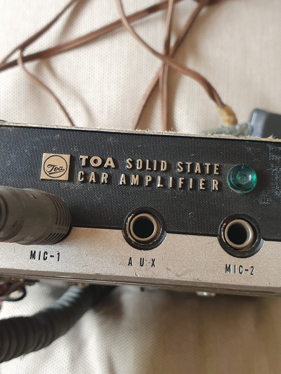 Zeldzame TOA solid state car amplifier CA 710 met microfoon...