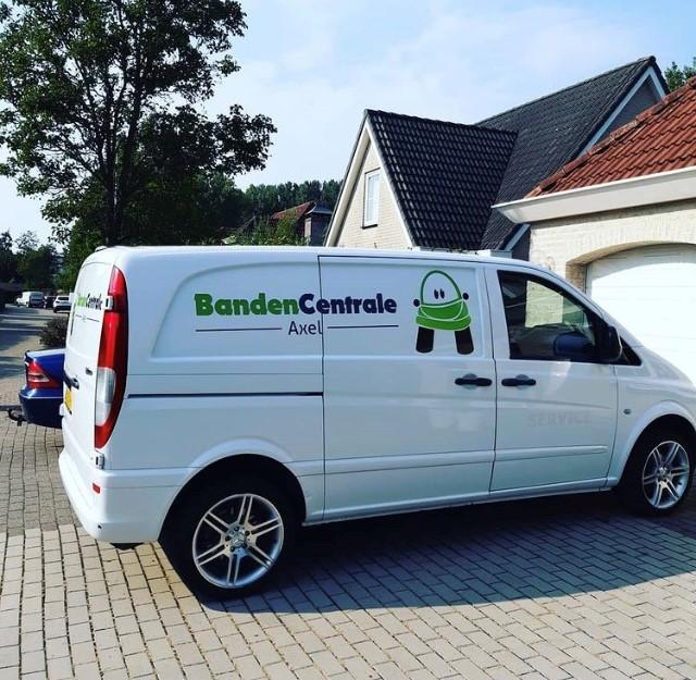 Banden mega magazijn opruiming