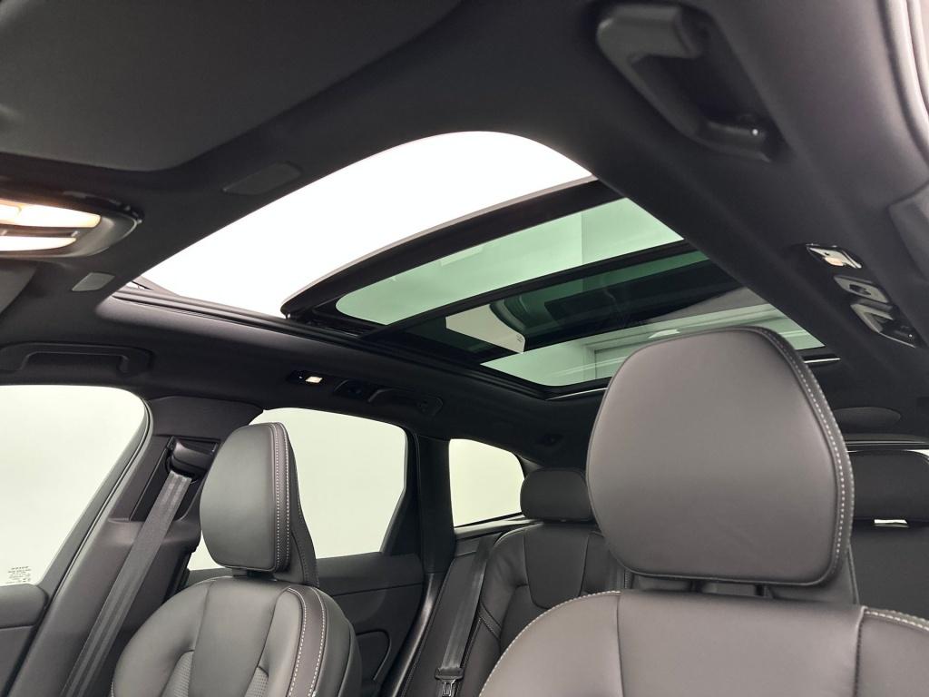 Volvo XC60 t8 awd ultra dark executive edition