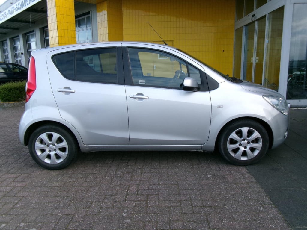 Opel Agila 1.2 automaat, airco, elec. ramen, hoge zit