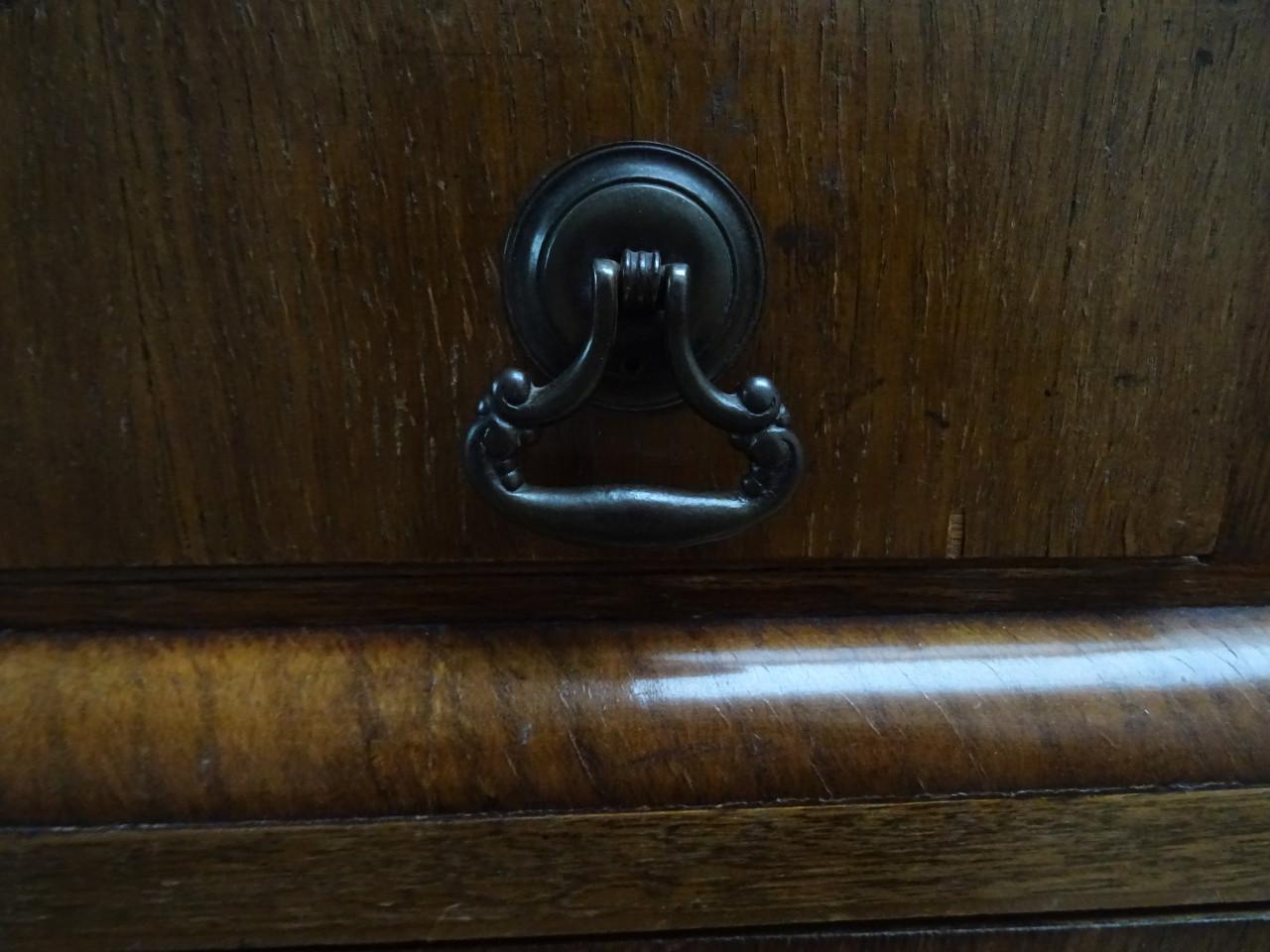 Mooi antiek bureautje