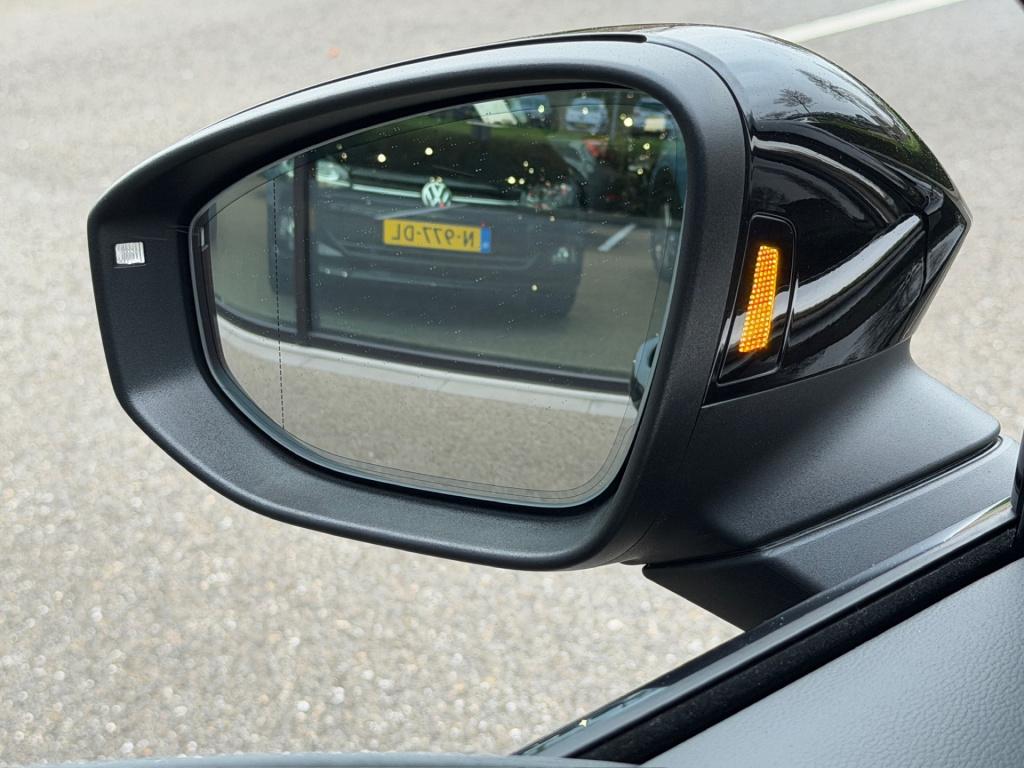 Volkswagen Passat variant 1.5 ehybrid business | trekhaak | alcantara | hea