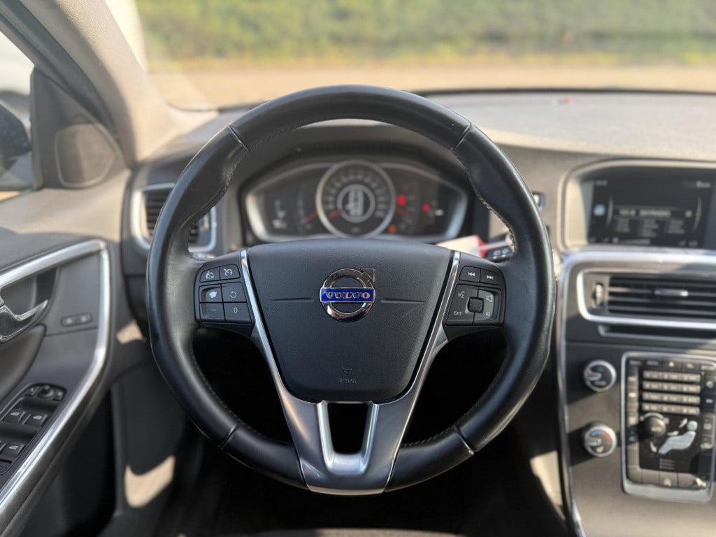 Volvo V60 2.0 d3 summum pdc stoelverwarming